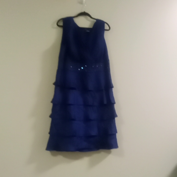 PLUS SIZE DRESS - Picture 1 of 3